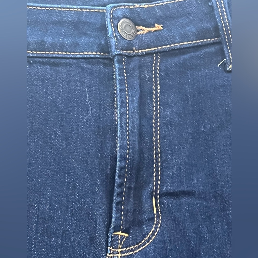 Old Navy 10 Petite High-Rise Super Skinny Jeans. - Picture 3 of 6